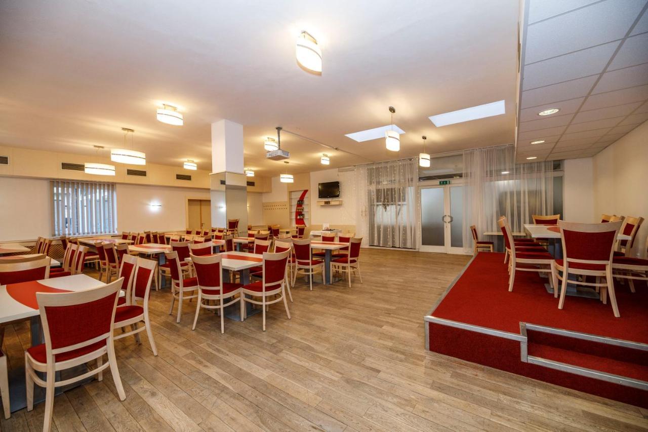 Hotel Opera Jaromerice nad Rokytnou Екстериор снимка