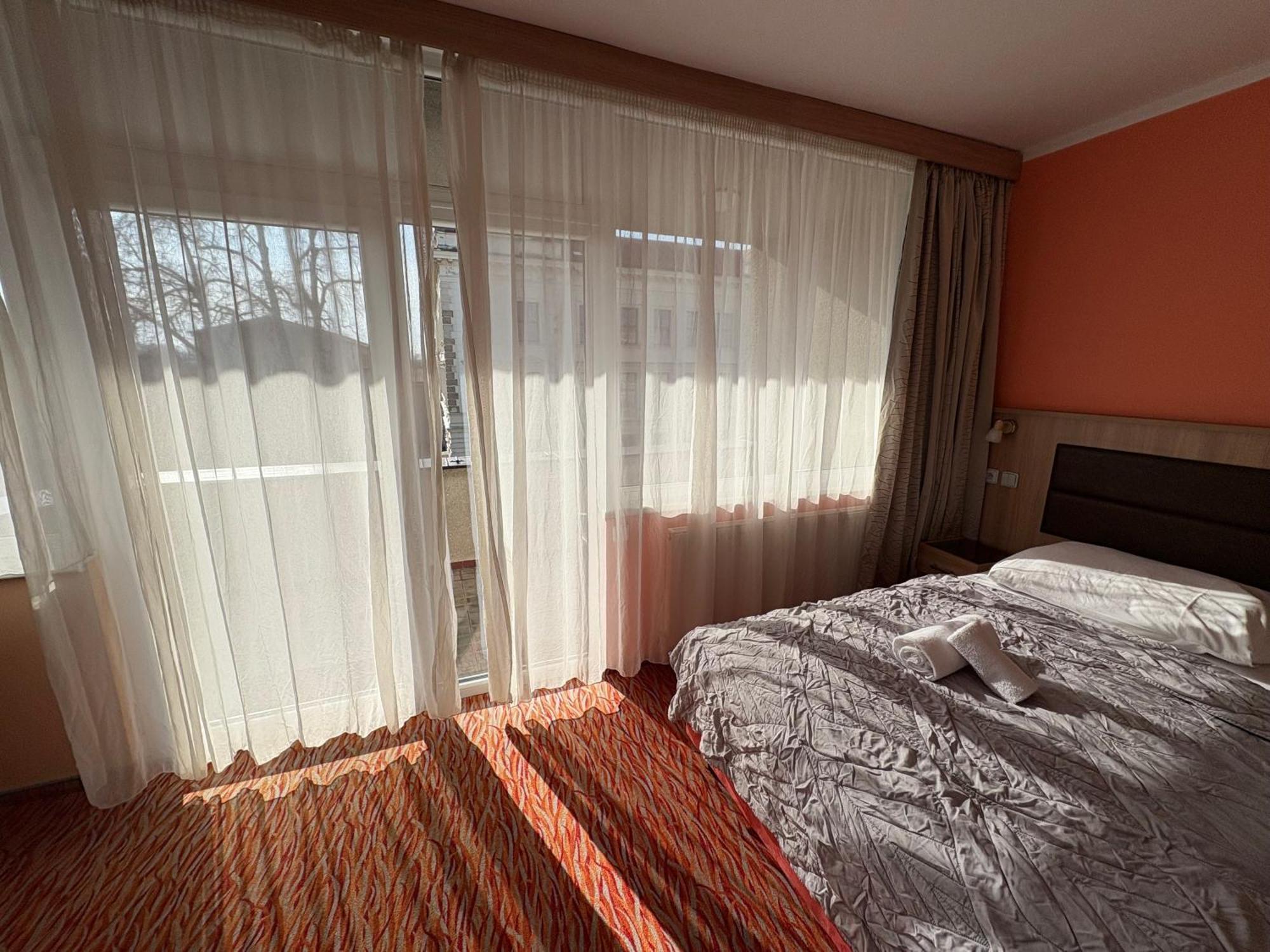 Hotel Opera Jaromerice nad Rokytnou Екстериор снимка